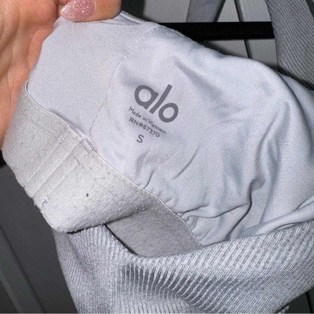 ALO Yoga Tank Top - Picture 6 of 6